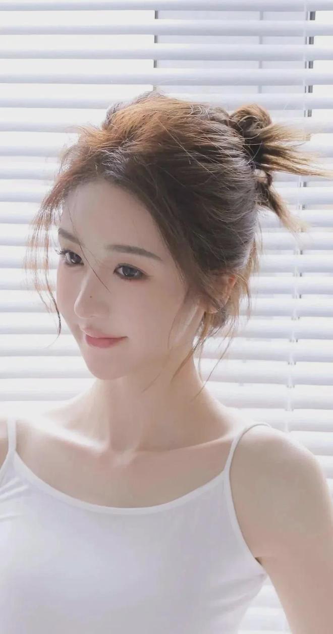 钟小艾的父亲原型是谁V